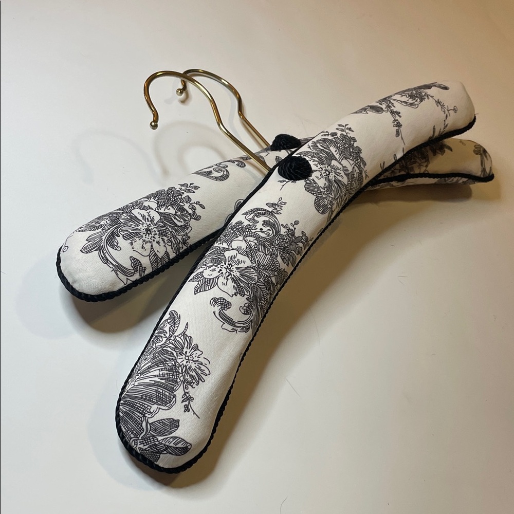 Padded Fabric Clothes Hangers Black White Floral Pattern Gold Metal Swivel Hook
